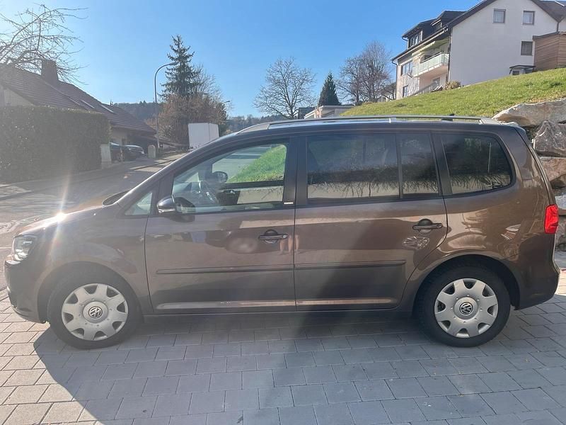 Gebraucht VW Touran 140 PS (102 kW) 2012 Braun Van / Kleinbus