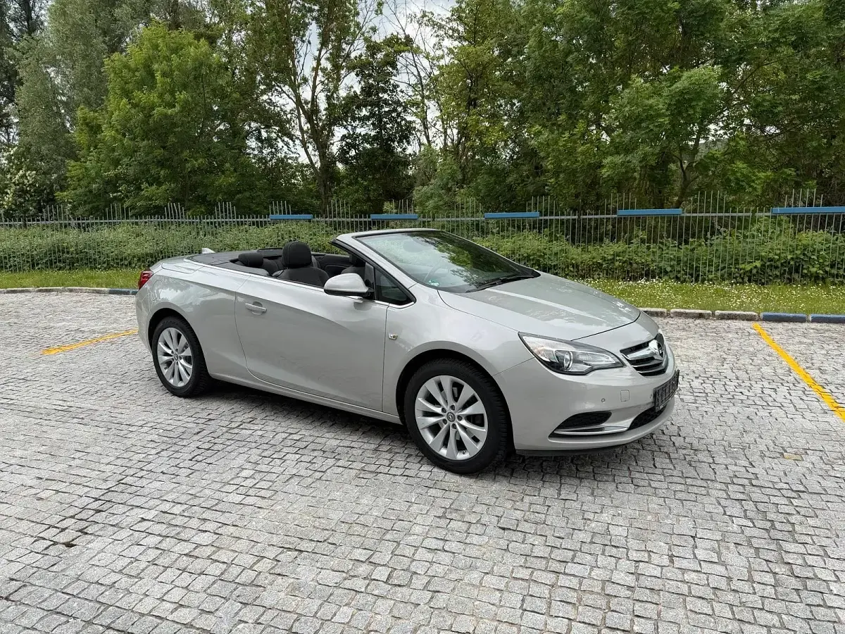 Gebraucht Opel Cascada 140 PS (102 kW) 2016 Silber Cabrio