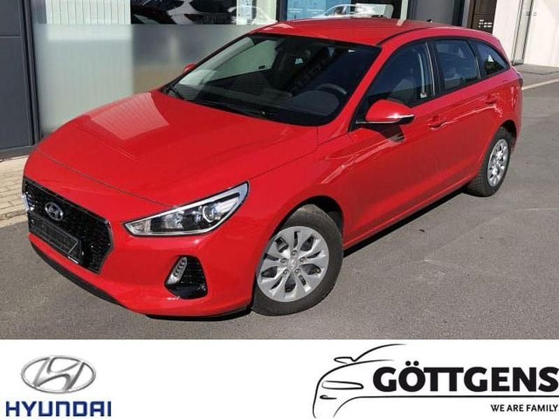 Gebraucht Hyundai i30 Select 120 PS (88 kW) 2018 Rot Kombi