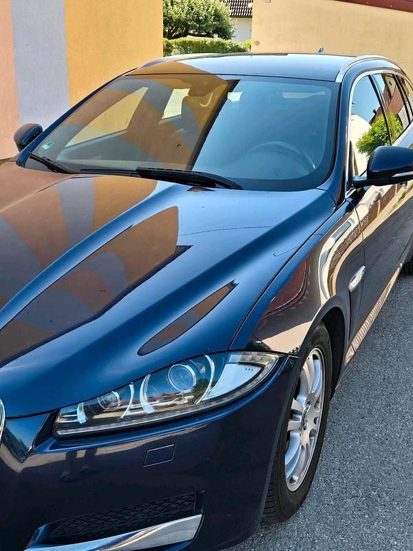 Blau Gebraucht 2014 Jaguar XF Sportbrake Kombi | 9.500 € (Teuer) - Bild 1/4