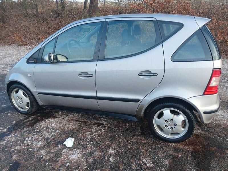 Gebraucht Mercedes A160 Elegance 102 PS (75 kW) 1999 Silber Limousine