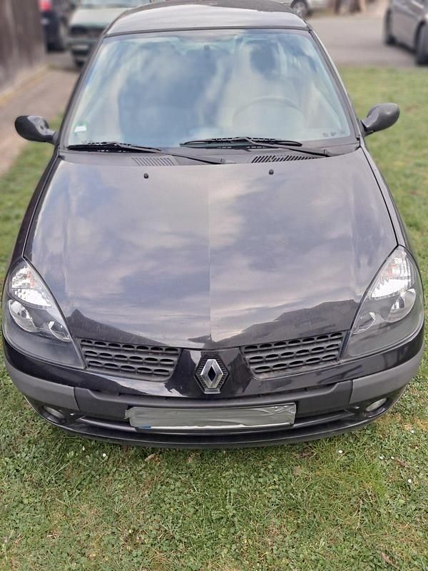 Gebraucht Renault Clio II 98 PS (72 kW) 2001 Schwarz Kleinwagen