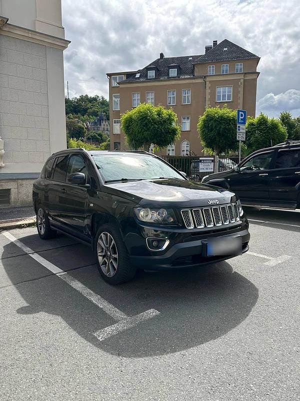 Usado Jeep Compass Limited 174 HP (127 kW) 2015 Preto SUV