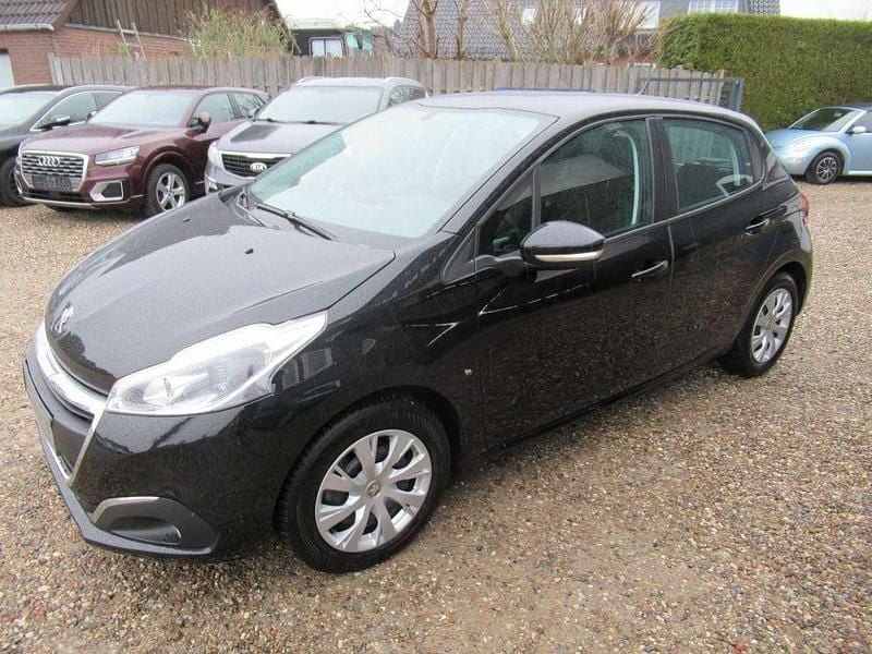 Gebraucht Peugeot 208 Active 83 PS (61 kW) 2019 Schwarz Kleinwagen