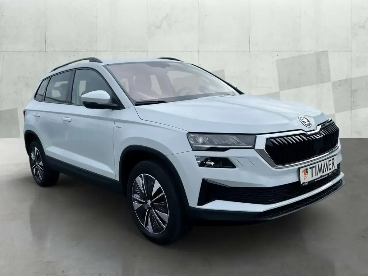 Gebraucht Skoda Karoq Ambition 150 PS (110 kW) 2023 Weiß SUV