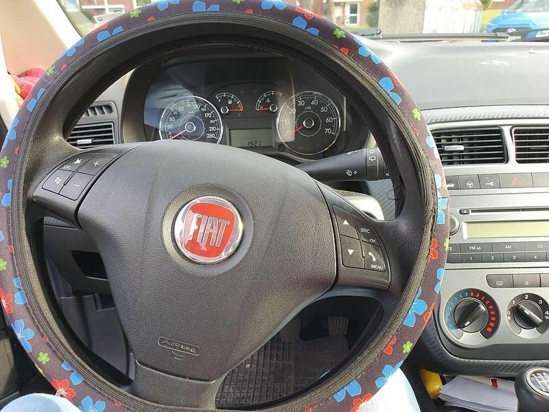 Blau Gebraucht 2009 Fiat Grande Punto Dynamic Kleinwagen | 3.400 € (Etwas zu teuer) - Bild 1/4