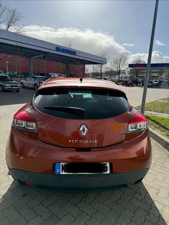 Gebraucht Renault Mégane III Dynamique 110 PS (80 kW) 2009 Orange Coupé
