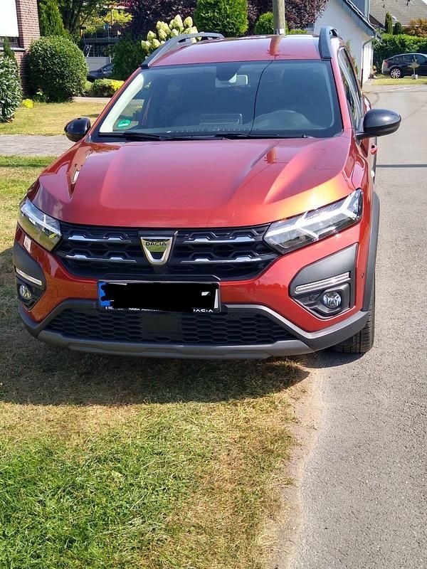 Andere farben Gebraucht 2022 Dacia Jogger Extreme Kombi | 15.900 € (Superpreis) - Bild 1/4