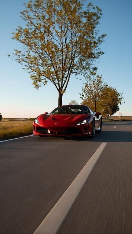 Rot Gebraucht 2022 Ferrari F8 | 296.000 € - Bild 1/4