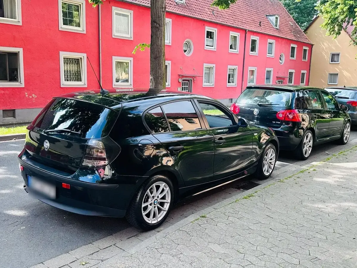 Gebraucht BMW 118 143 PS (105 kW) 2007 Schwarz Kleinwagen