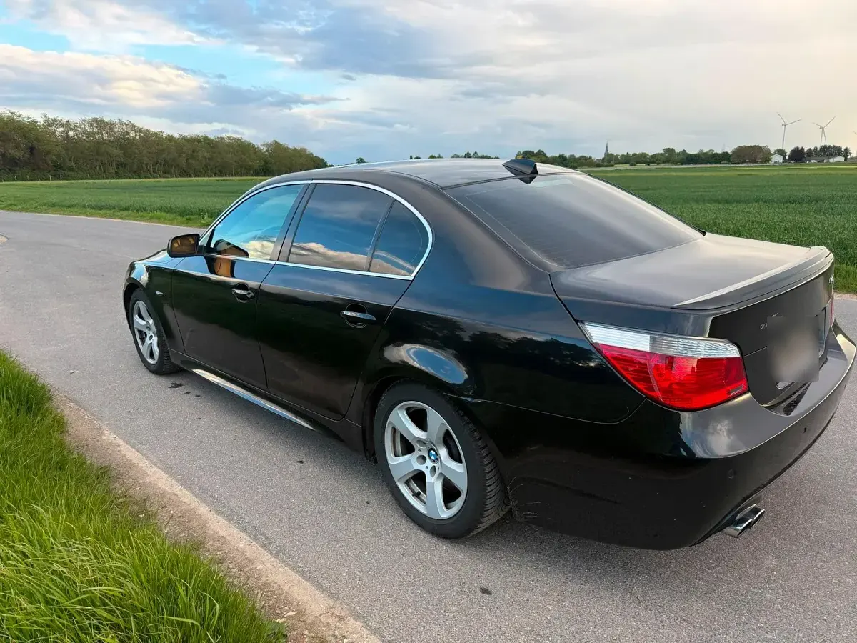 Gebraucht BMW 545 333 PS (244 kW) 2004 Schwarz Limousine