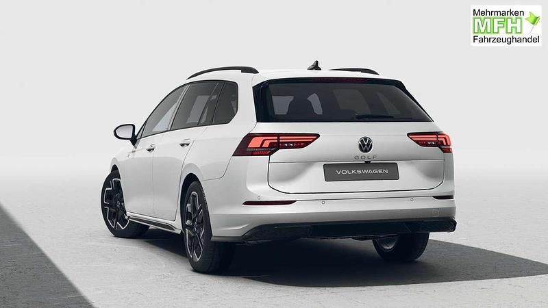 Gebraucht VW Golf VIII R-line 150 PS (110 kW) 2024 Wählbar Kombi