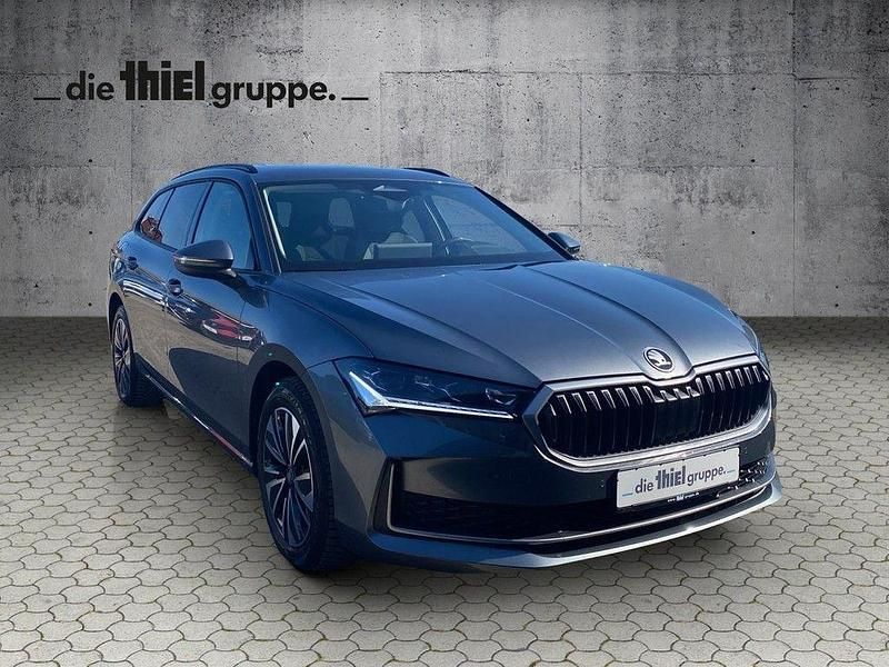Gebraucht Skoda Superb Selection 204 PS (150 kW) 2025 Grau Kombi