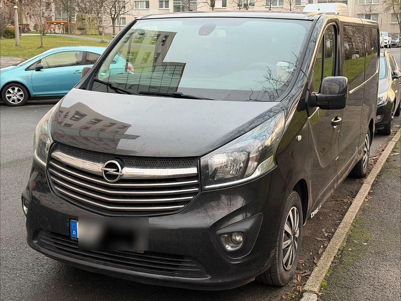 Gebraucht Opel Vivaro 125 PS (91 kW) 2016 Schwarz Van / Kleinbus