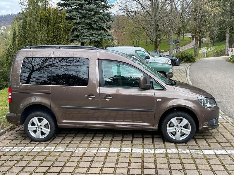 Gebraucht VW Caddy 140 PS (102 kW) 2013 Braun Van / Kleinbus