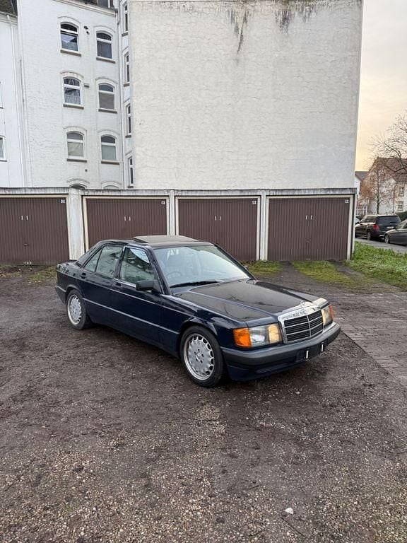 Gebraucht Mercedes 190 122 PS (89 kW) 1989 Limousine