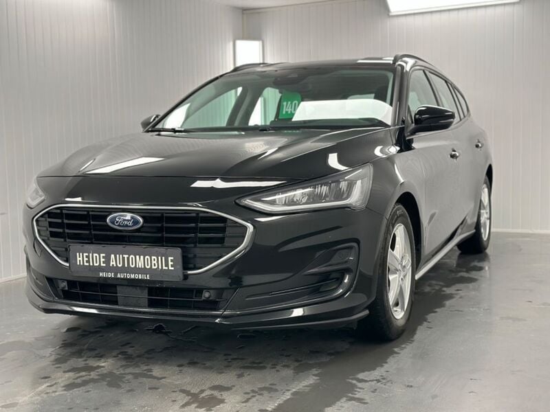 Schwarz Gebraucht 2022 Ford Focus Cool & Connect Kombi | 15.490 € (Superpreis) - Bild 1/4