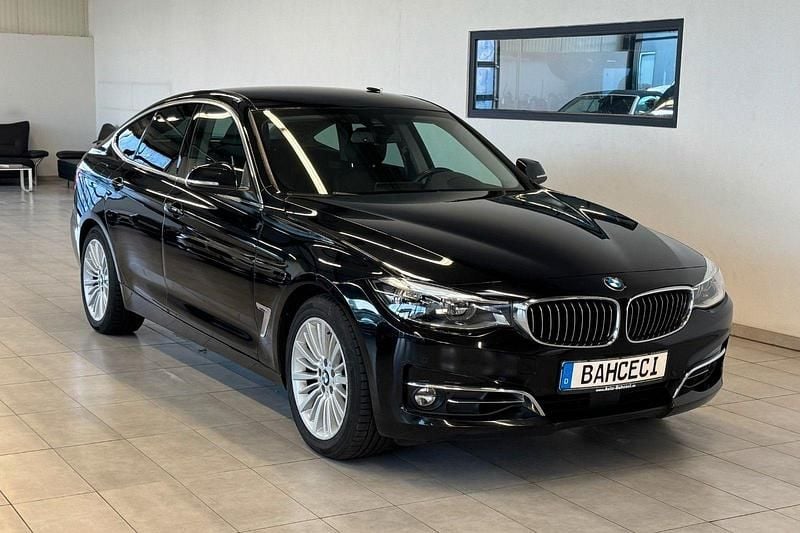 Gebraucht BMW 330 Luxury Line 252 PS (185 kW) 2018 Schwarz Limousine