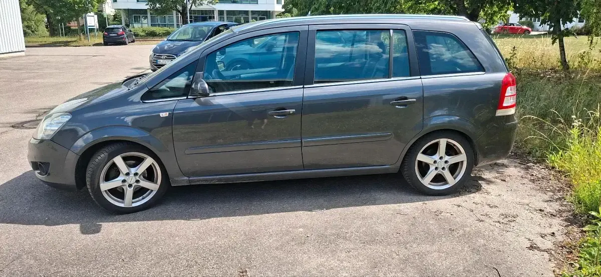 Gebraucht Opel Zafira Selection 140 PS (102 kW) 2009 Grau Van / Kleinbus