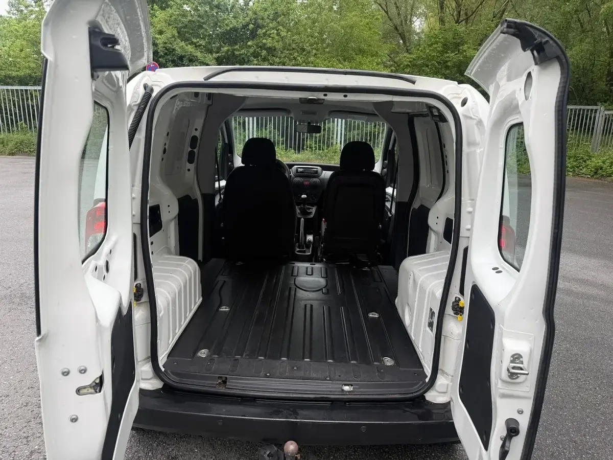 Gebraucht Fiat Fiorino 75 PS (55 kW) 2011 Weiß Van / Kleinbus