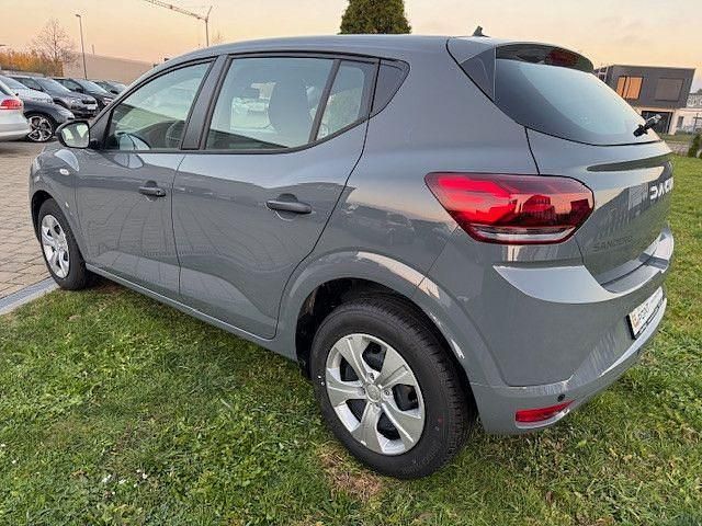 Neu Dacia Sandero Essentiel 91 PS (66 kW) 2026 Grau Limousine