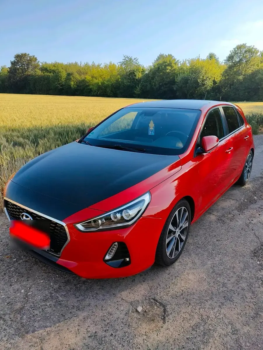 Gebraucht Hyundai i30 Style 140 PS (102 kW) 2017 Rot Limousine