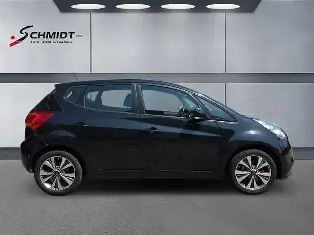 Gebraucht Kia Venga Spirit 125 PS (91 kW) 2015 Schwarz Kleinwagen