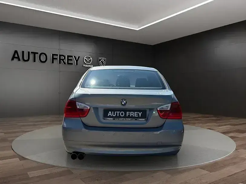 Second-hand BMW 325 218 CP (160 kW) 2005 Gri Berlinǎ