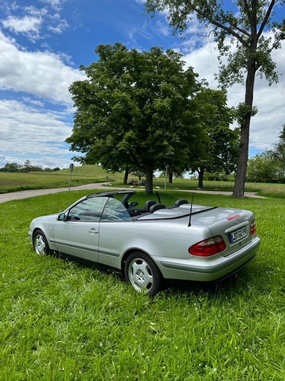 Gebraucht Mercedes CLK230 Elegance 197 PS (144 kW) 1999 Silber Cabrio