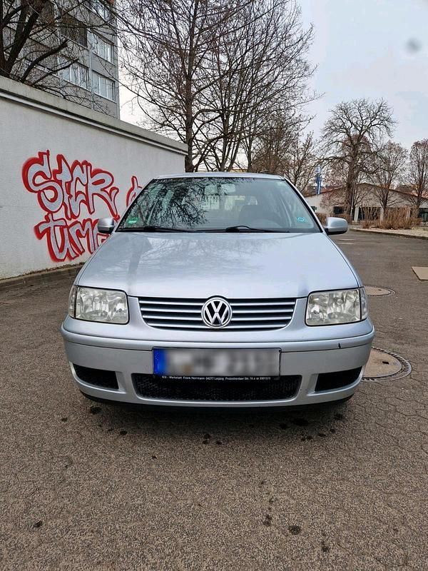 Gebraucht VW Polo 50 PS (36 kW) 2001 Grau Limousine