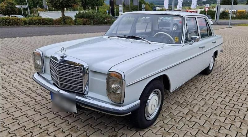 Weiß Gebraucht 1972 Mercedes W115 Limousine | 21.000 € - Bild 1/4