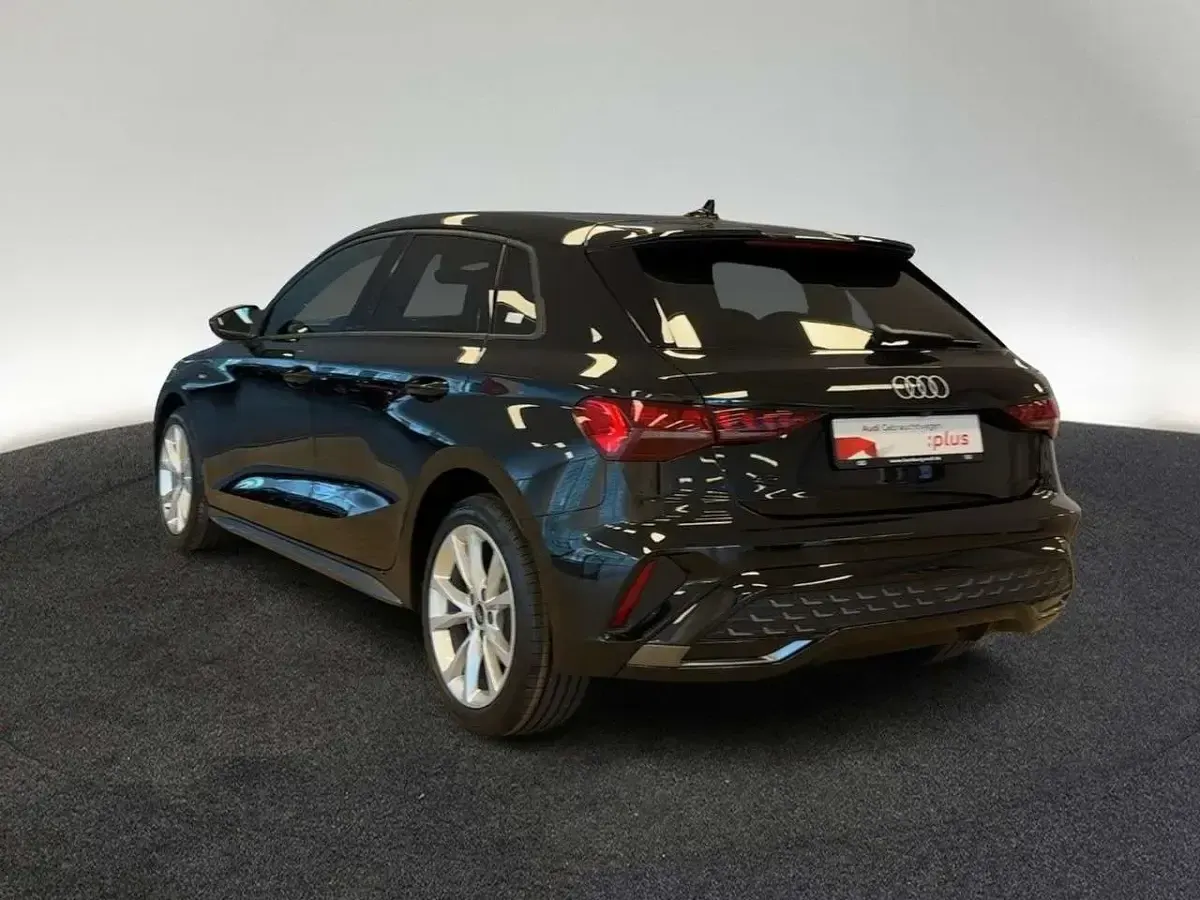 Gebraucht Audi A3 S-Line 204 PS (150 kW) 2025 0e mythosschwarz metallic Limousine