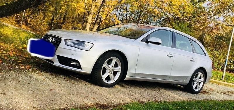 Silber Gebraucht 2012 Audi A4 Ambiente Kombi | 12.500 € (Teuer) - Bild 1/4