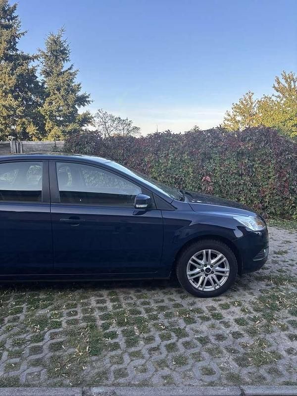 Gebraucht Ford Focus Ghia 101 PS (74 kW) 2010 Limousine