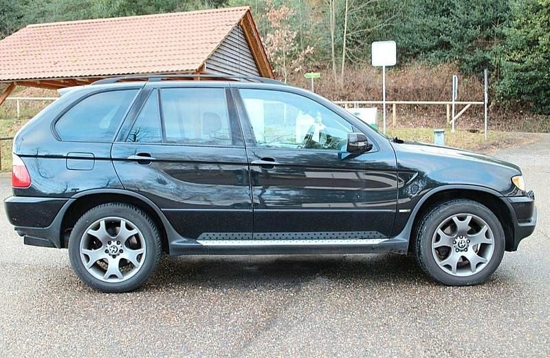 Schwarz Gebraucht 2002 BMW X5 Sport Line SUV | 6.500 € (Etwas zu teuer) - Bild 1/4