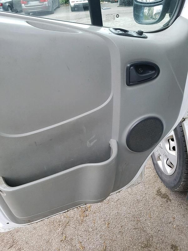 Gebraucht Renault Traffic 135 PS (99 kW) 2006 Weiß Van / Kleinbus