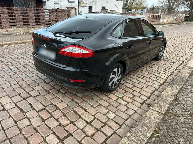 Gebraucht Ford Mondeo 150 PS (110 kW) 2008 Schwarz Limousine