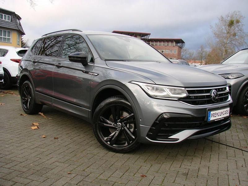Grau metallic Gebraucht 2022 VW Tiguan Allspace R-line SUV | 37.980 € (Guter Preis) - Bild 1/4