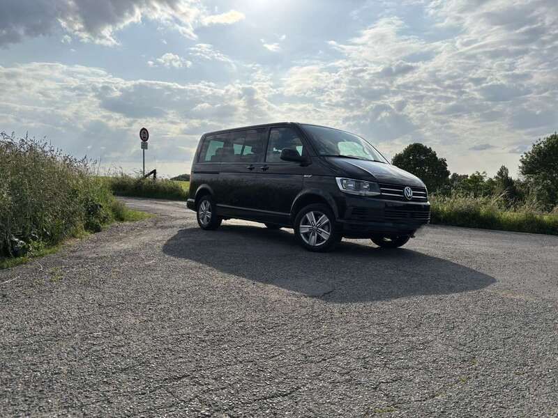 Schwarz Gebraucht 2016 VW T6 Comfortline Van | 44.999 € - Bild 1/4