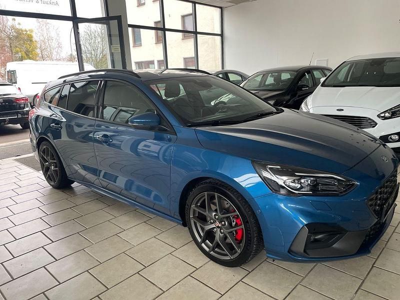 Używany Ford Focus ST 280 KM (205 kW) 2020 Niebieski Sedan/Limuzyna