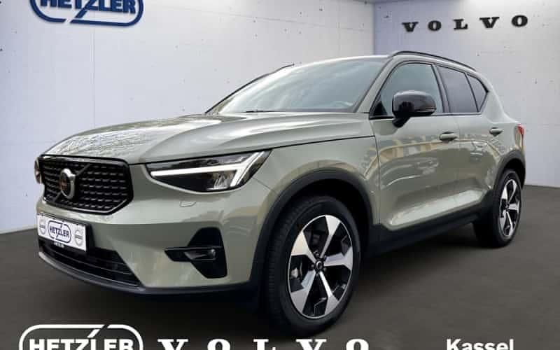 Grün Gebraucht 2024 Volvo XC40 Plus SUV | 39.950 € (Teuer) - Bild 1/4