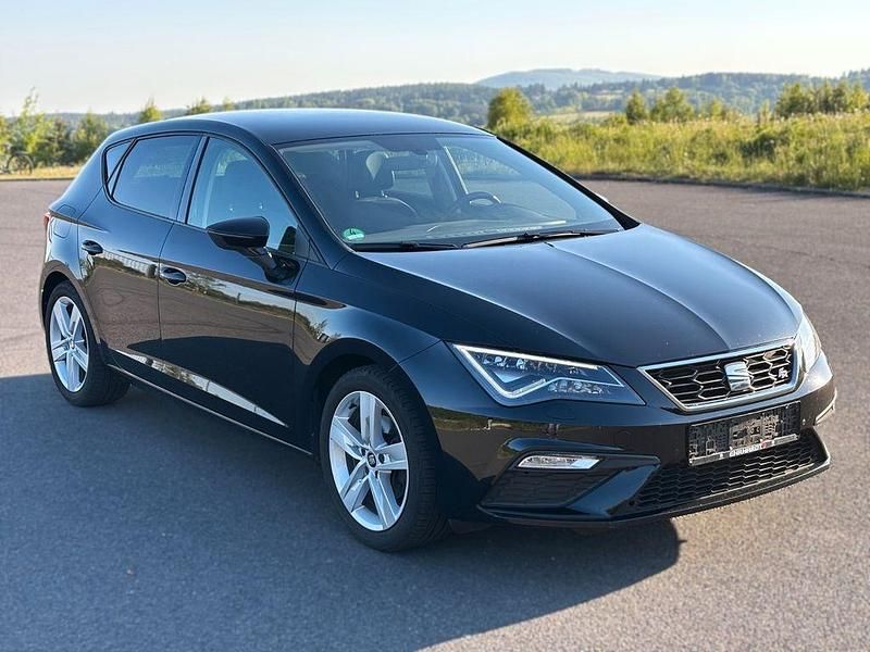 Schwarz Gebraucht 2020 Seat Leon FR Limousine | 15.999 € (Guter Preis) - Bild 1/4