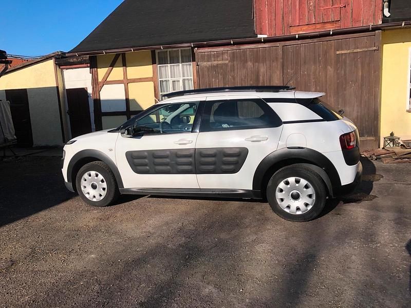 Gebraucht Citroën C4 87 PS (63 kW) 2017 Weiß Limousine