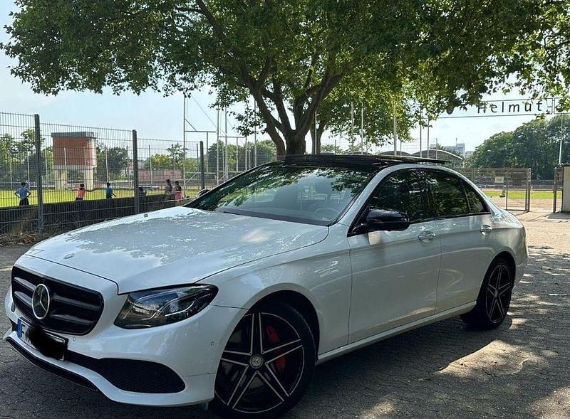 Gebraucht Mercedes E350 Avantgarde 286 PS (210 kW) 2017 Weiß Limousine