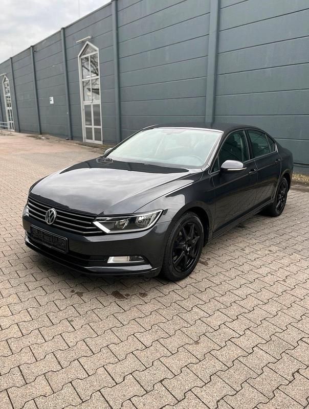 Gebraucht VW Passat 150 PS (110 kW) 2018 Schwarz Limousine