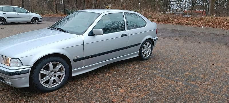 Silber Gebraucht 1999 BMW 323 Coupé | 8.299 € (Teuer) - Bild 1/4