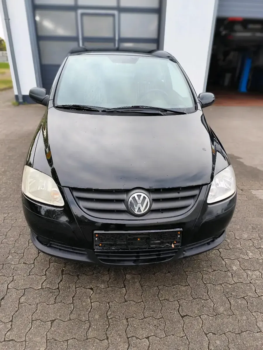 Second-hand VW Fox 75 CP (55 kW) 2007 Negru Hatchback