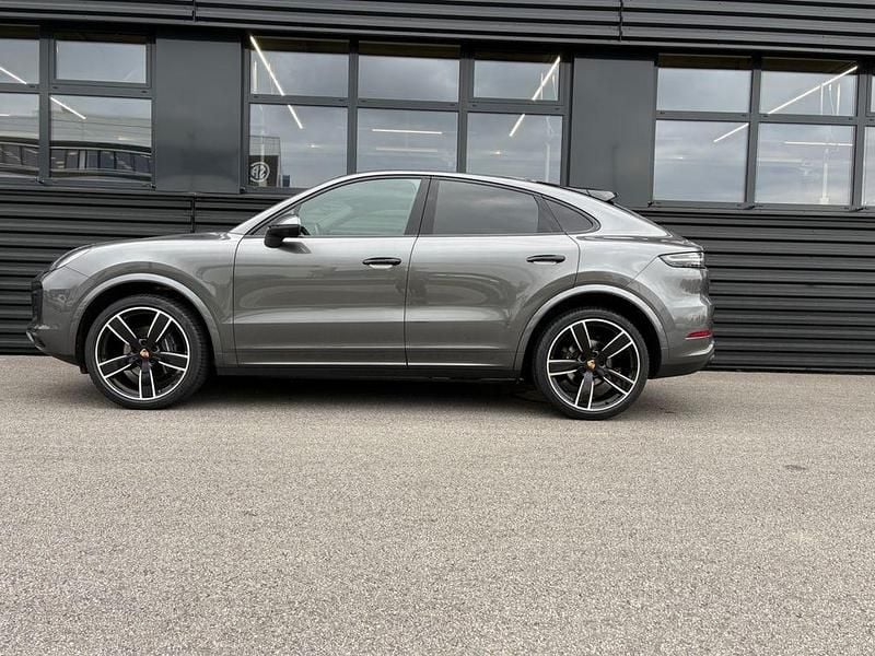 Grau Gebraucht 2021 Porsche Cayenne SUV | 67.800 € (Fairer Preis) - Bild 1/4