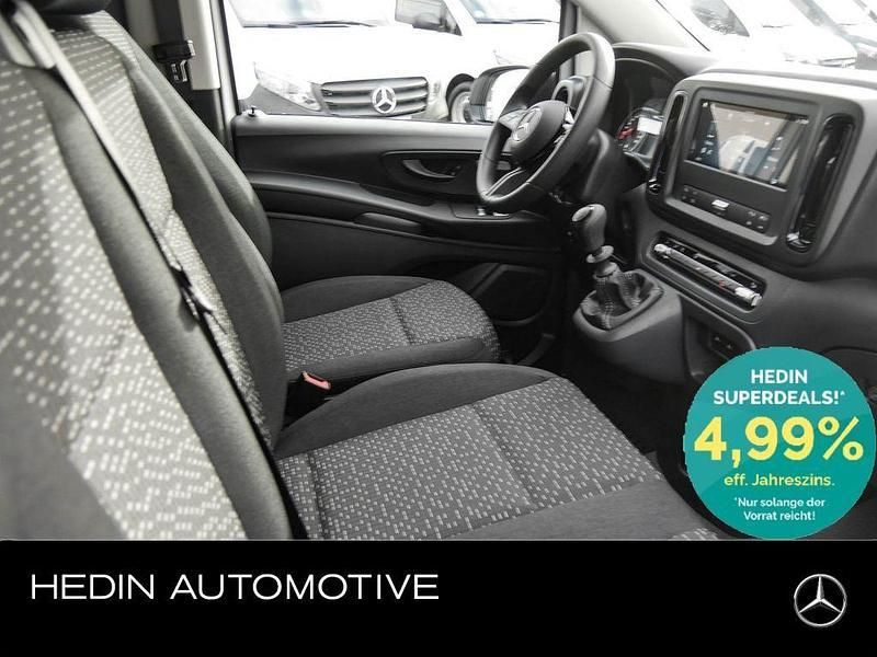 Arktikweiß Gebraucht 2025 Mercedes Vito Van / Kleinbus | 34.587 € (Superpreis) - Bild 1/2