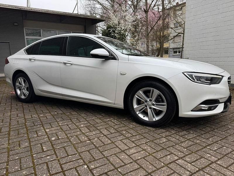 Gebraucht Opel Insignia Innovation 165 PS (121 kW) 2018 Weiß Limousine